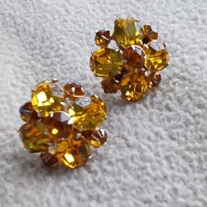 EUC Vintage Goldtone Golden Rhinestone Screw Back Earrings